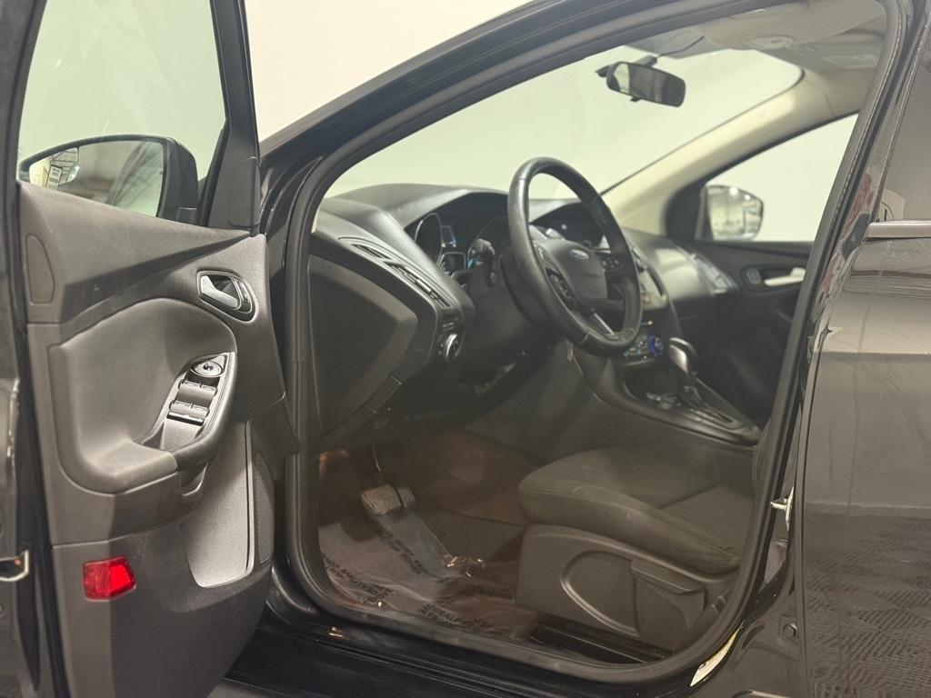 Ford Focus SE Hatch 2015