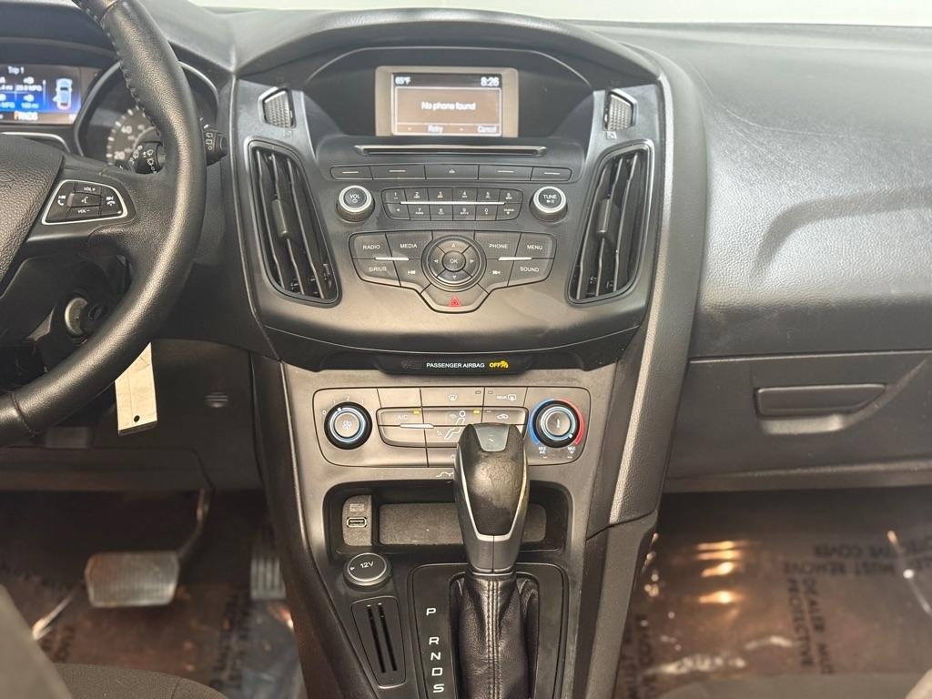 Ford Focus SE Hatch 2015