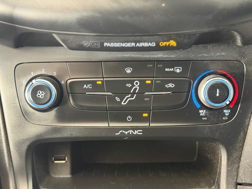 Ford Focus SE Hatch 2015