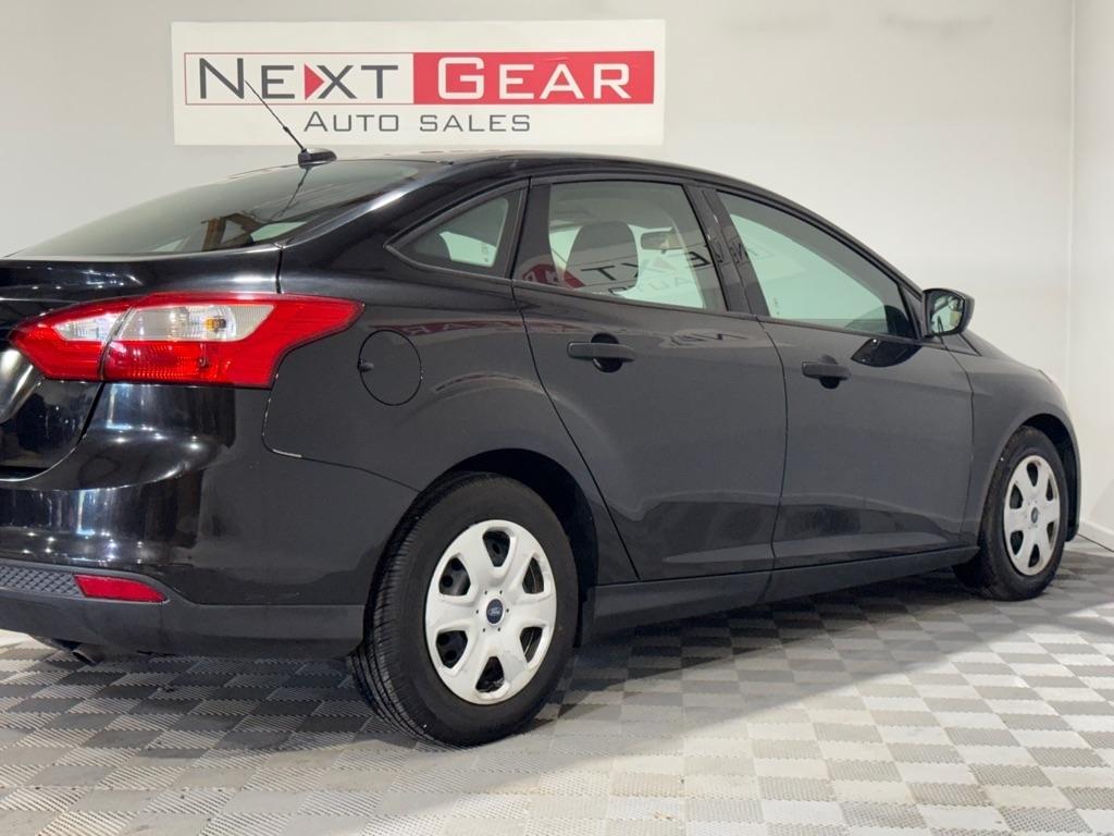 Ford Focus S Sedan 2012