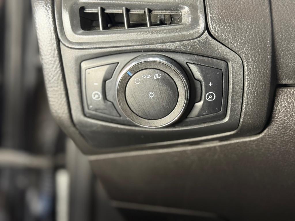Ford Focus S Sedan 2012