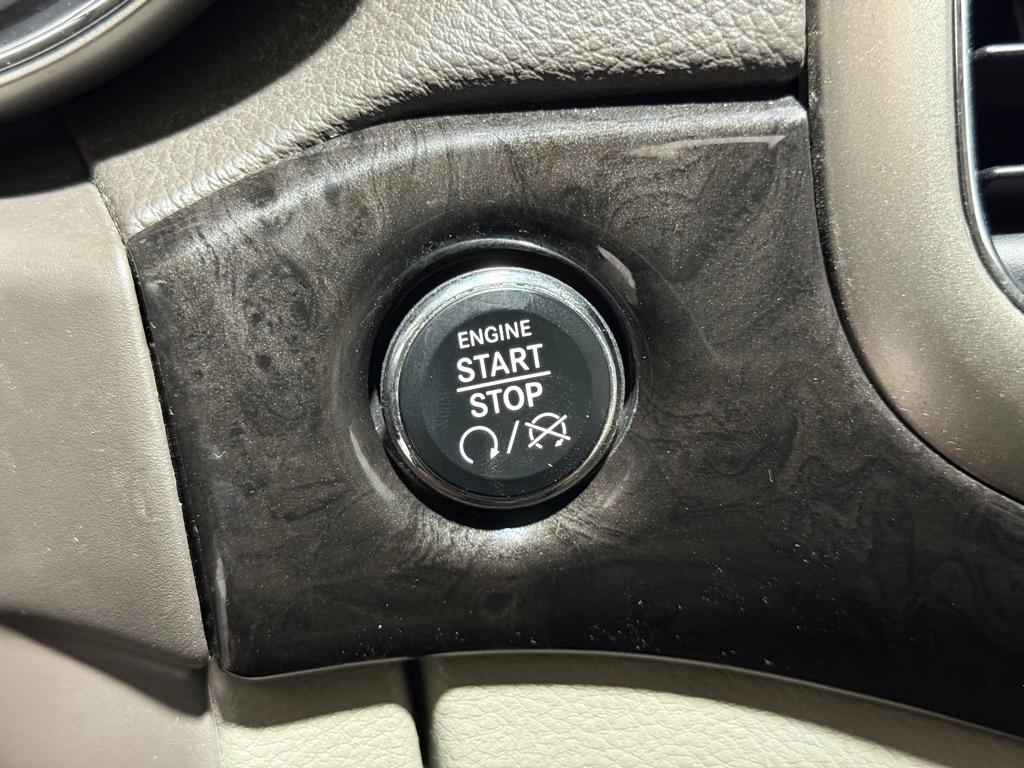 Jeep Grand Cherokee Laredo 4WD 2013