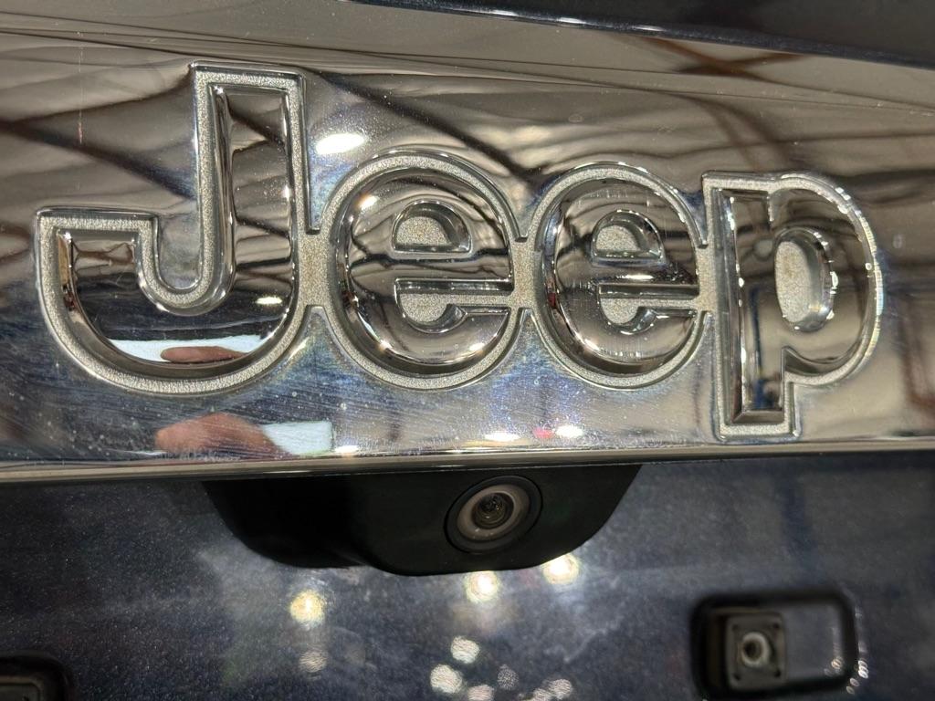 Jeep Grand Cherokee Laredo 4WD 2013