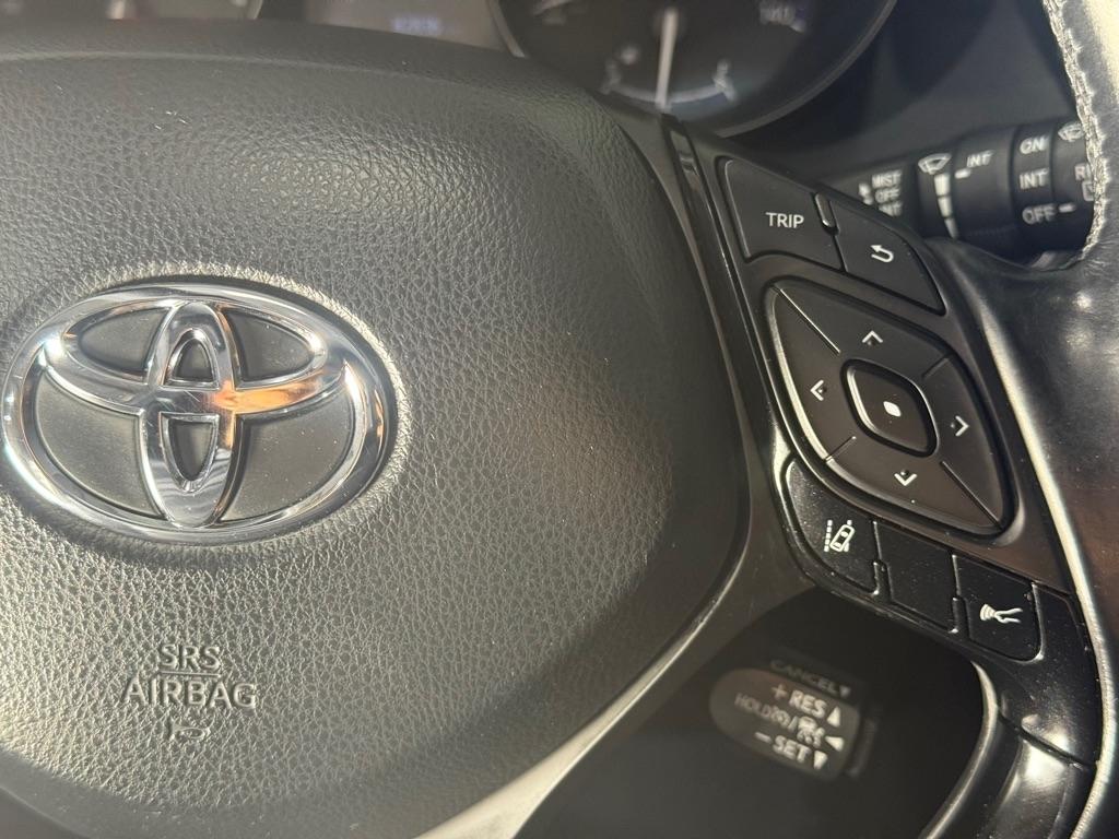Toyota C-HR XLE 2018
