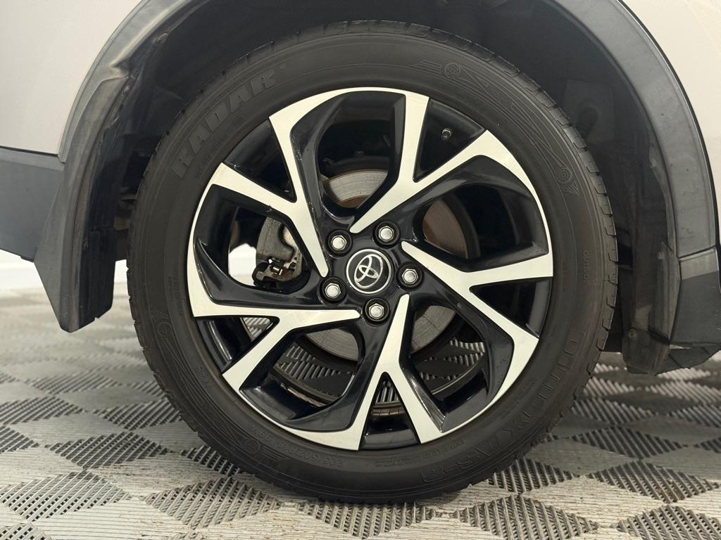 Toyota C-HR XLE 2018