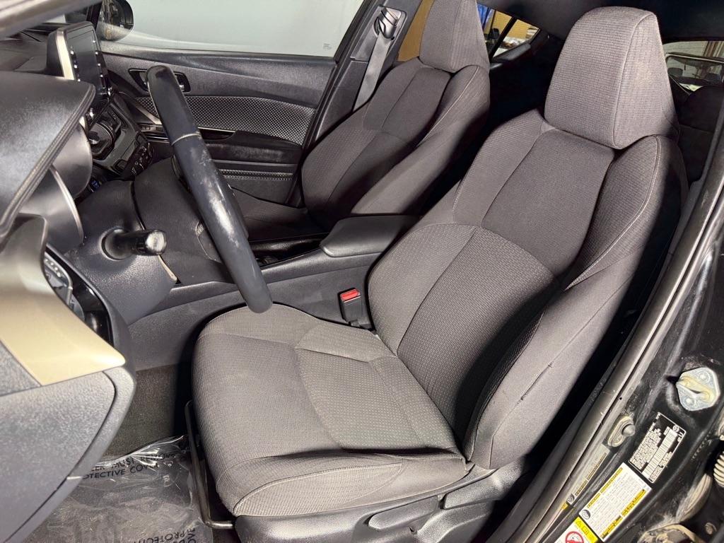 Toyota C-HR XLE 2019
