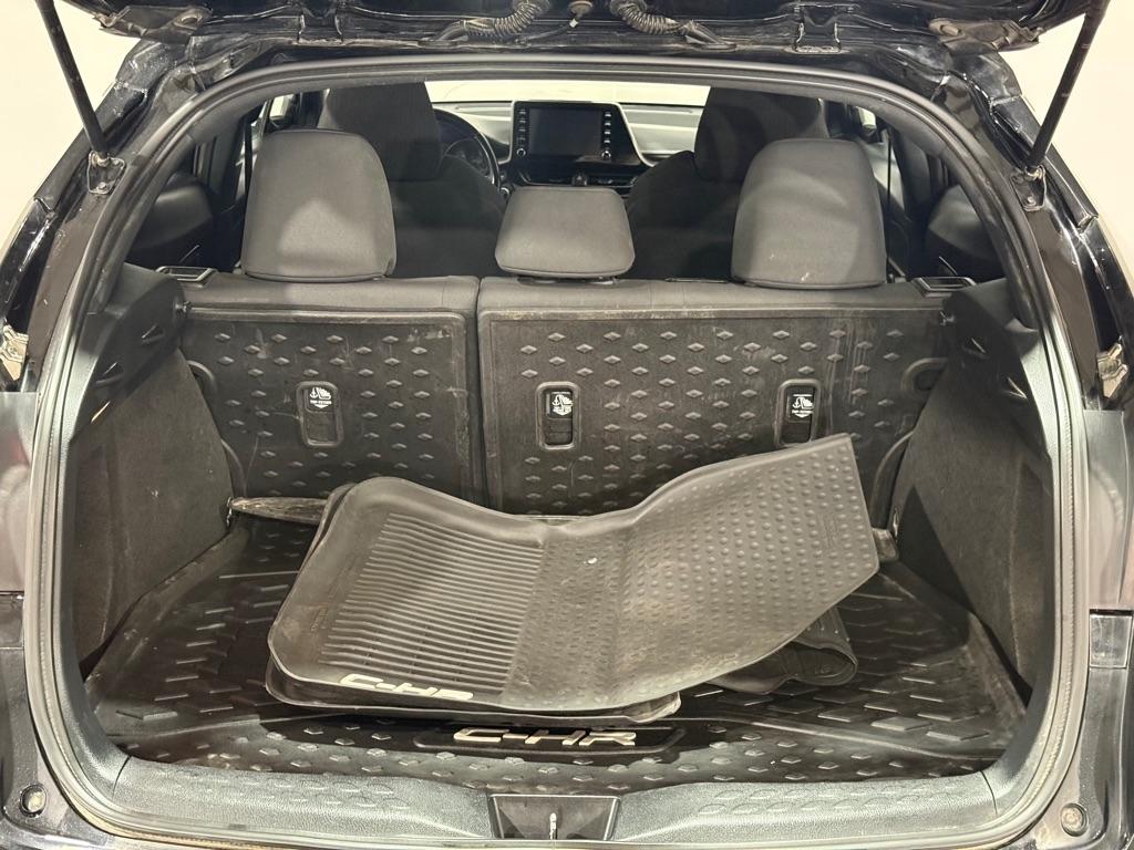 Toyota C-HR XLE 2019
