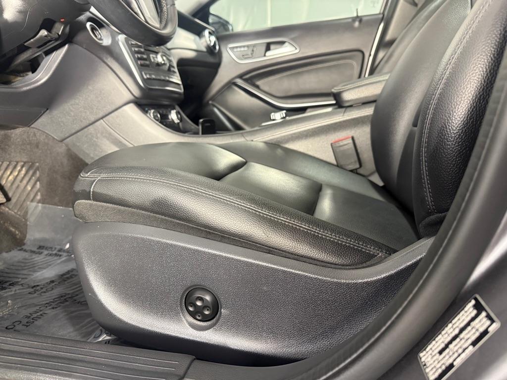 Mercedes-Benz GLA-Class GLA250 4MATIC 2015