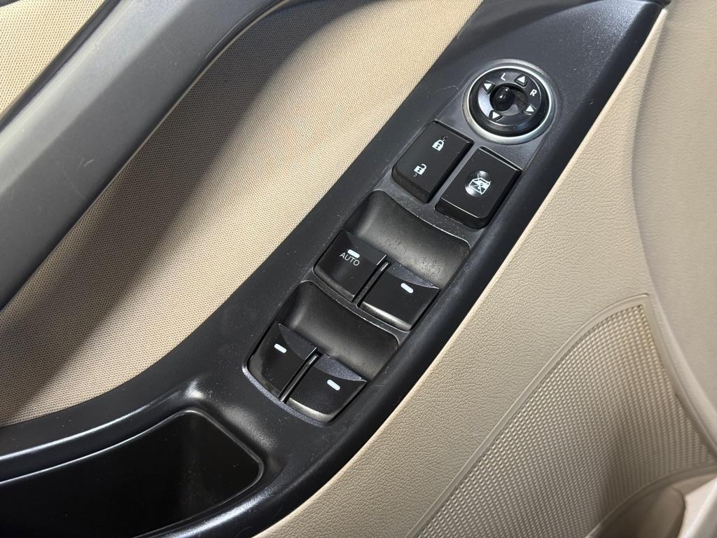Hyundai Elantra SE 6AT 2015
