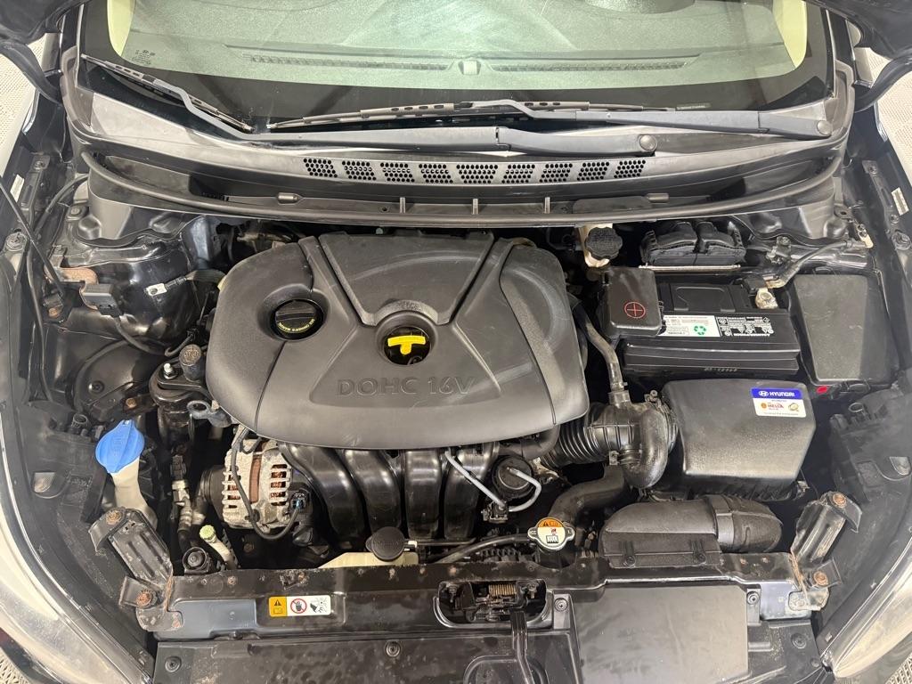 Hyundai Elantra SE 6AT 2015