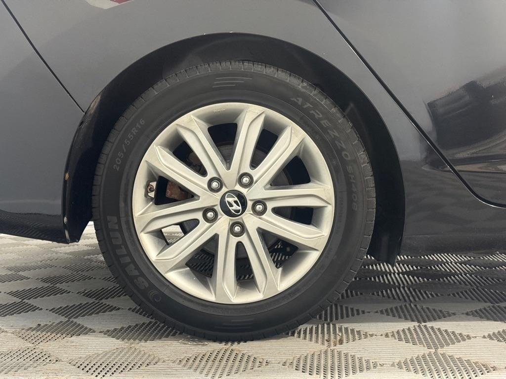 Hyundai Elantra SE 6AT 2015
