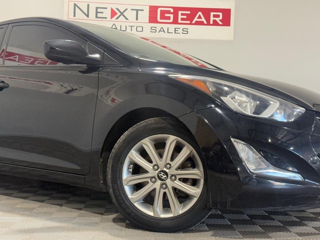 Hyundai Elantra SE 6AT 2015