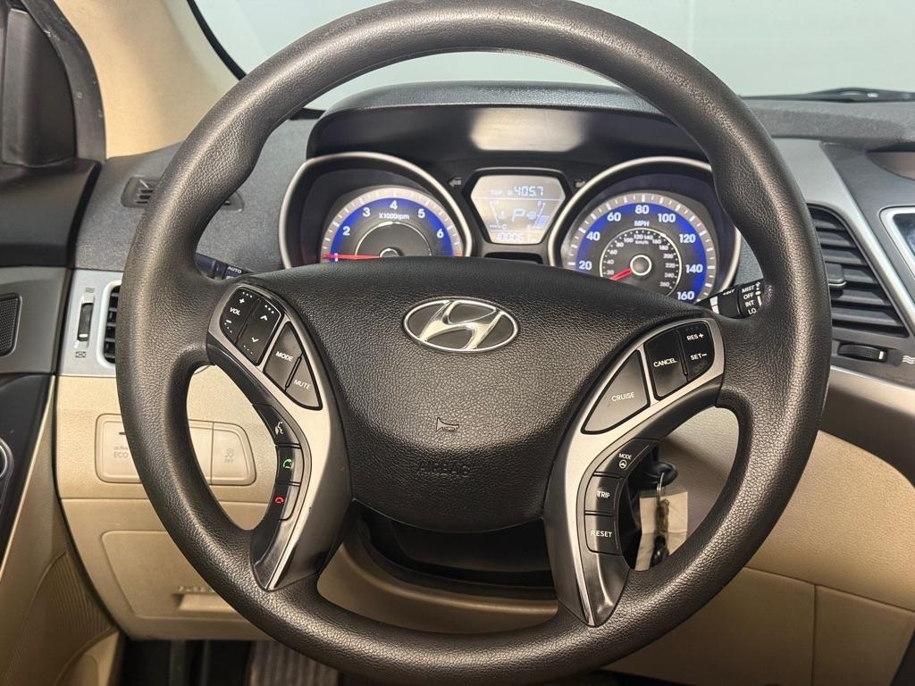 Hyundai Elantra SE 6AT 2015