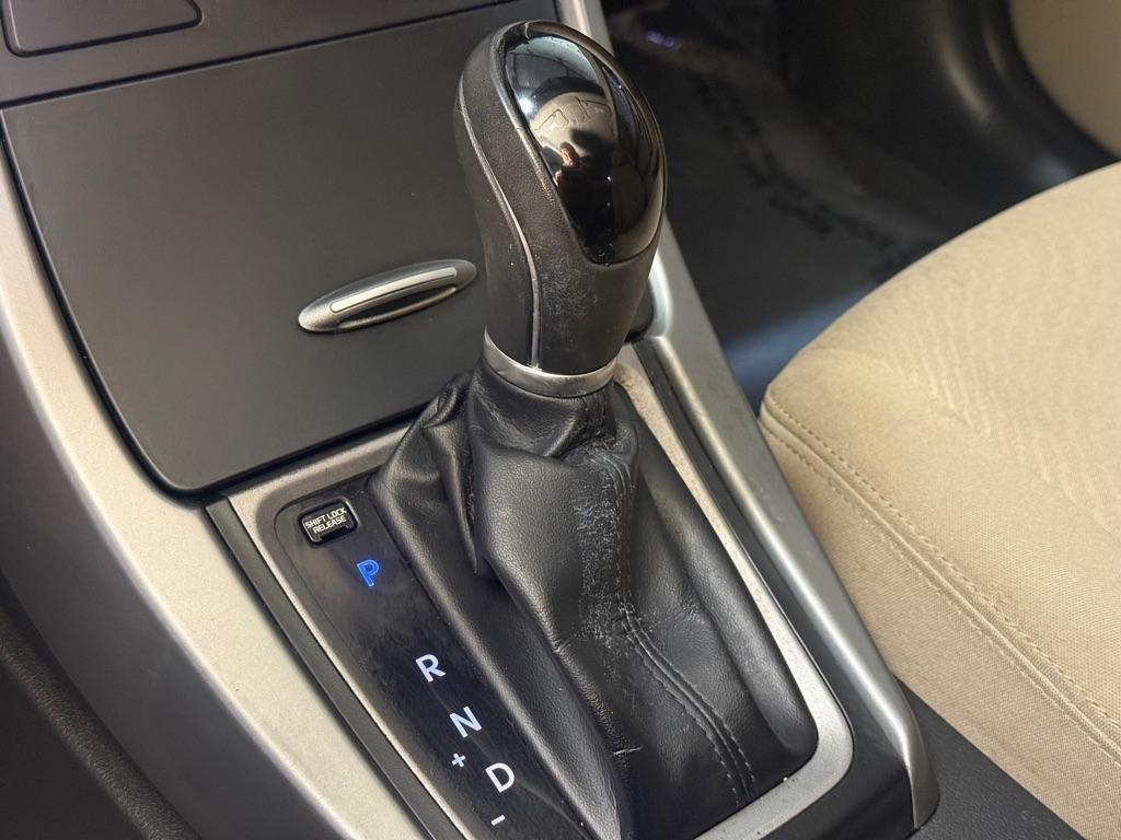 Hyundai Elantra SE 6AT 2015