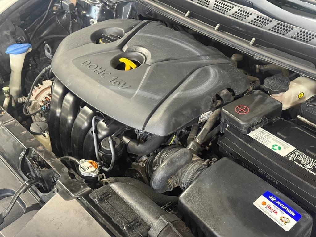 Hyundai Elantra SE 6AT 2015