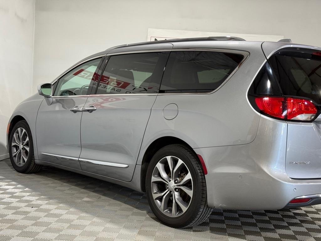 Chrysler Pacifica Limited 2017