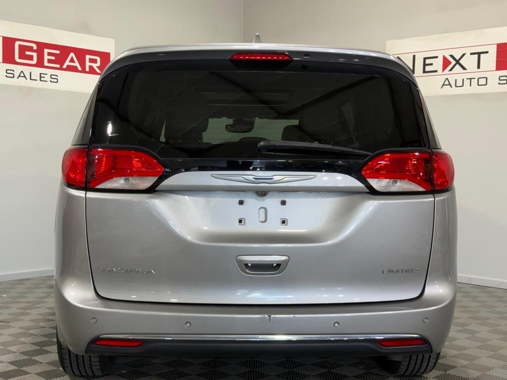 Chrysler Pacifica Limited 2017