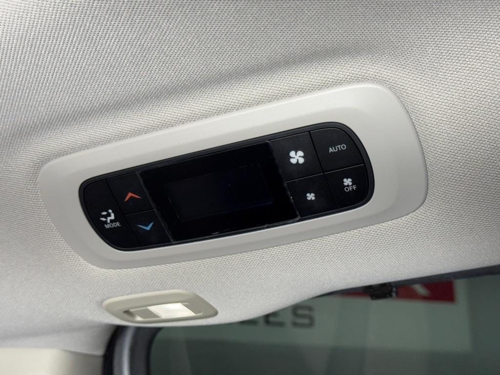 Chrysler Pacifica Limited 2017