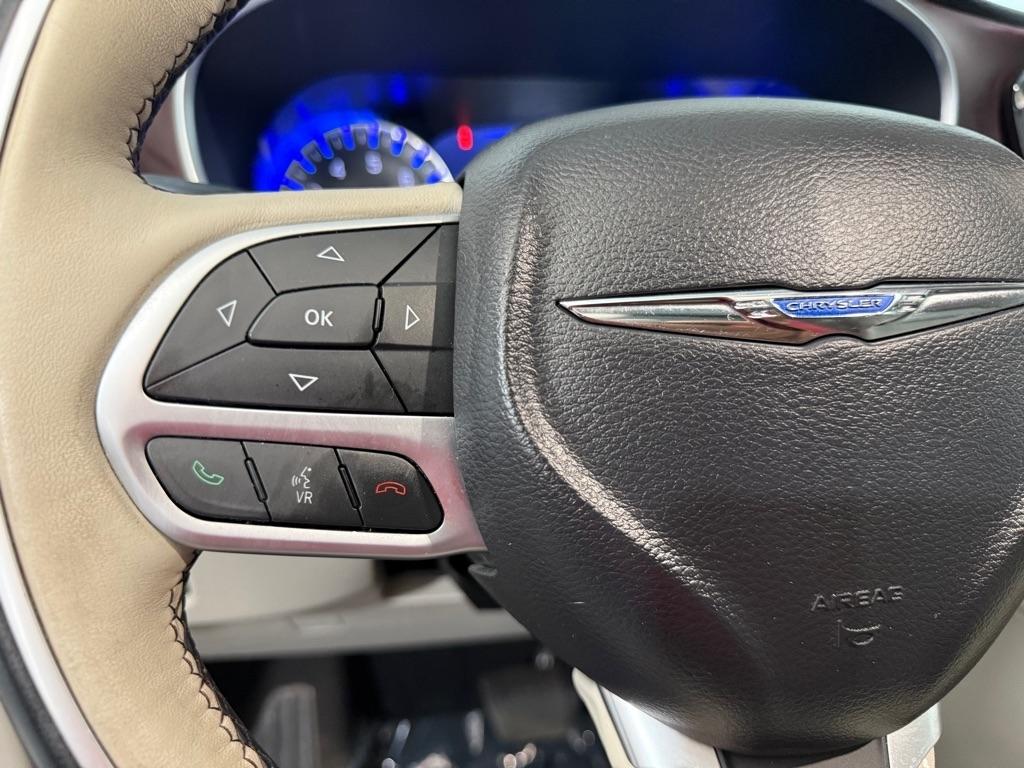 Chrysler Pacifica Limited 2017