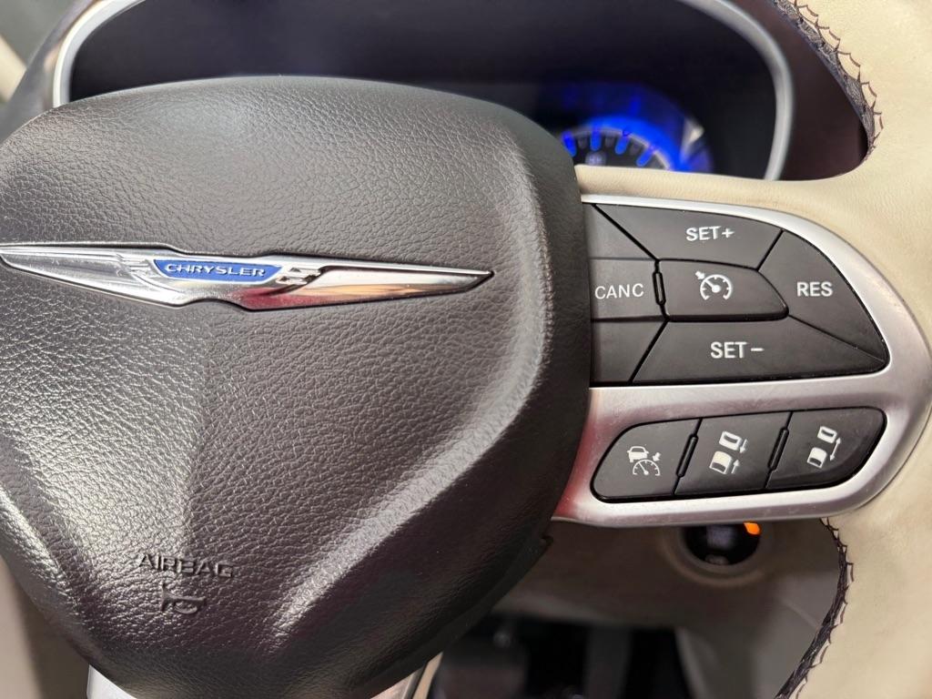 Chrysler Pacifica Limited 2017