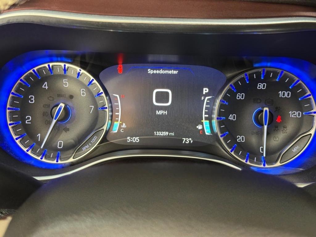 Chrysler Pacifica Limited 2017