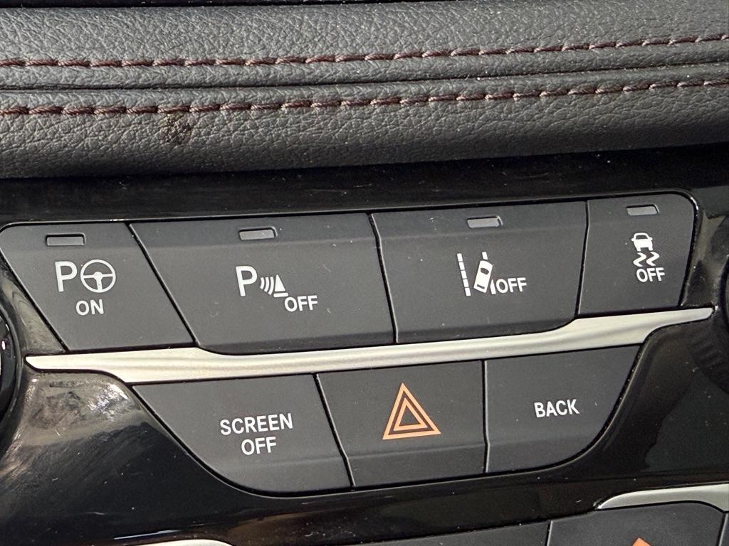 Chrysler Pacifica Limited 2017