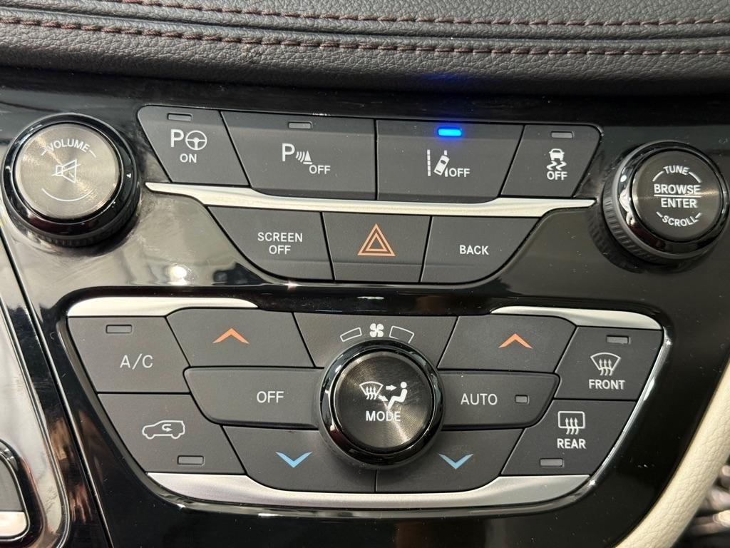 Chrysler Pacifica Limited 2017