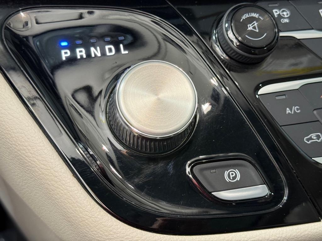 Chrysler Pacifica Limited 2017
