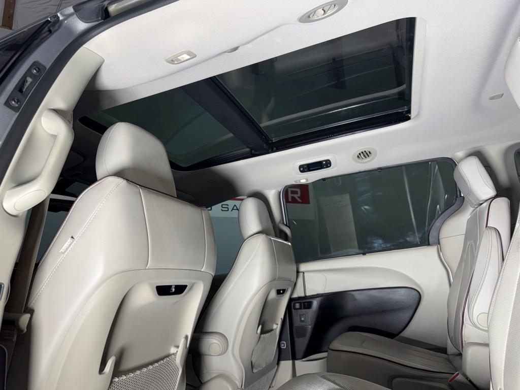 Chrysler Pacifica Limited 2017