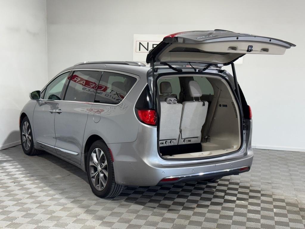 Chrysler Pacifica Limited 2017