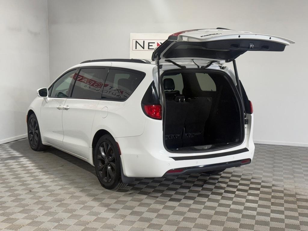 Chrysler Pacifica Limited 2019