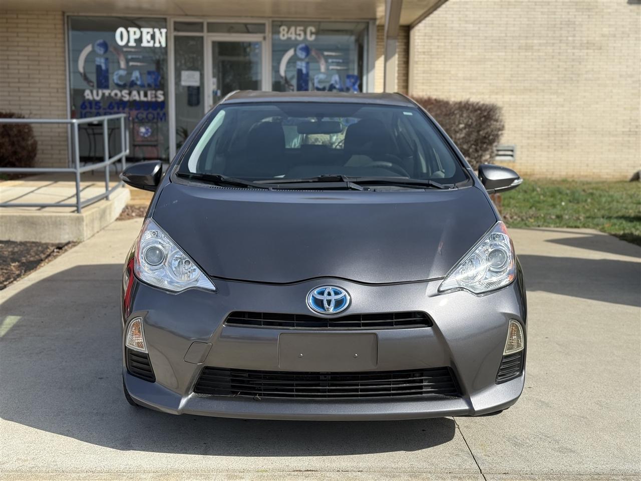 Toyota Prius c One 2012