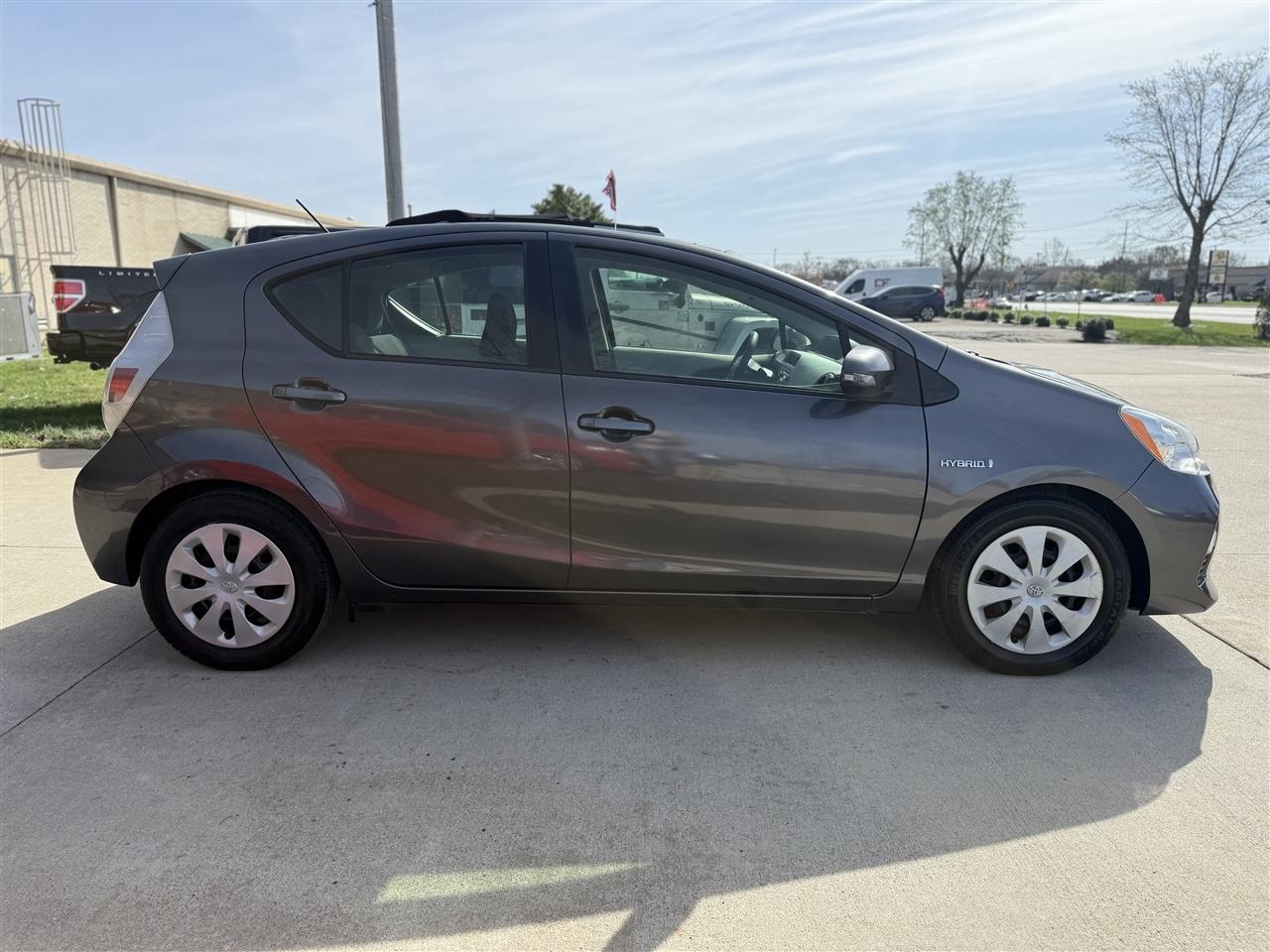 Toyota Prius c One 2012