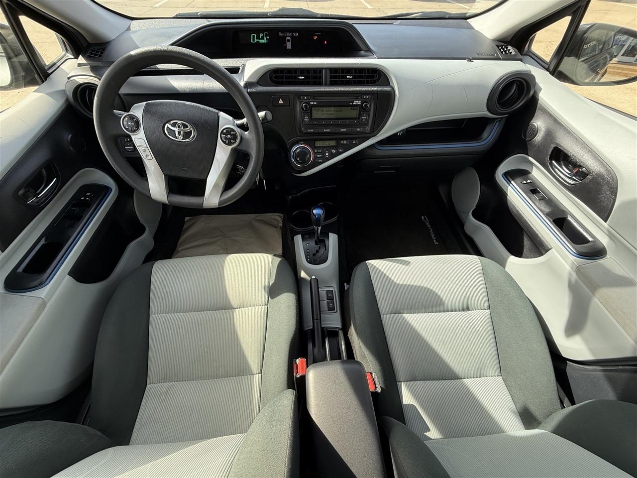 Toyota Prius c One 2012