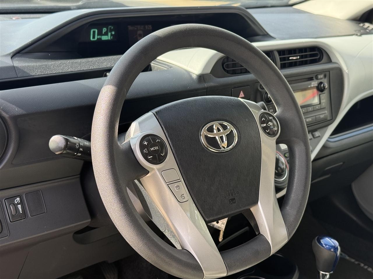 Toyota Prius c One 2012