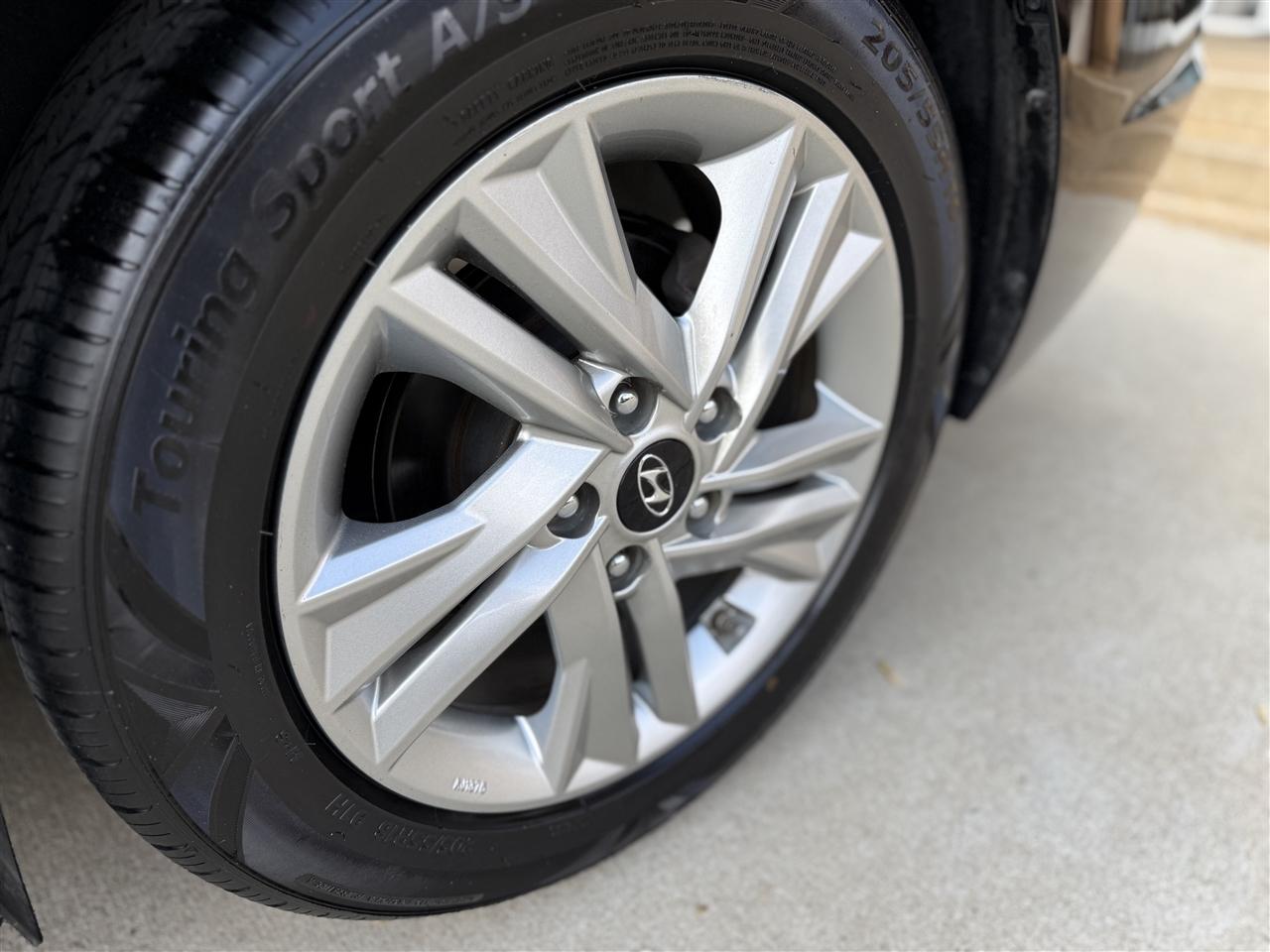 Hyundai Elantra Limited 2020