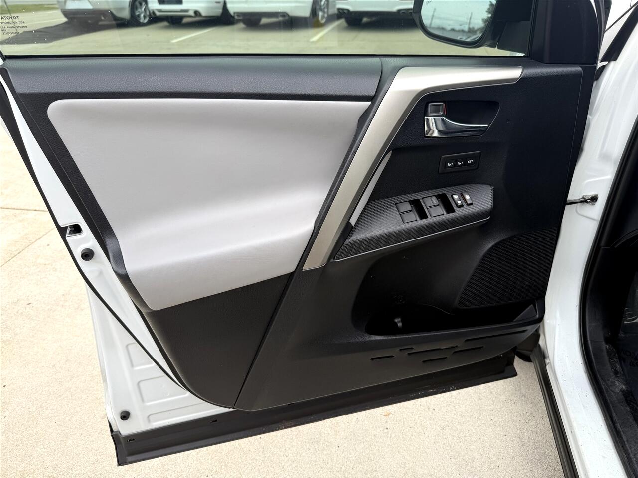 Toyota RAV4 Limited FWD 2015 Toyota RAV4 Limited FWD 2015