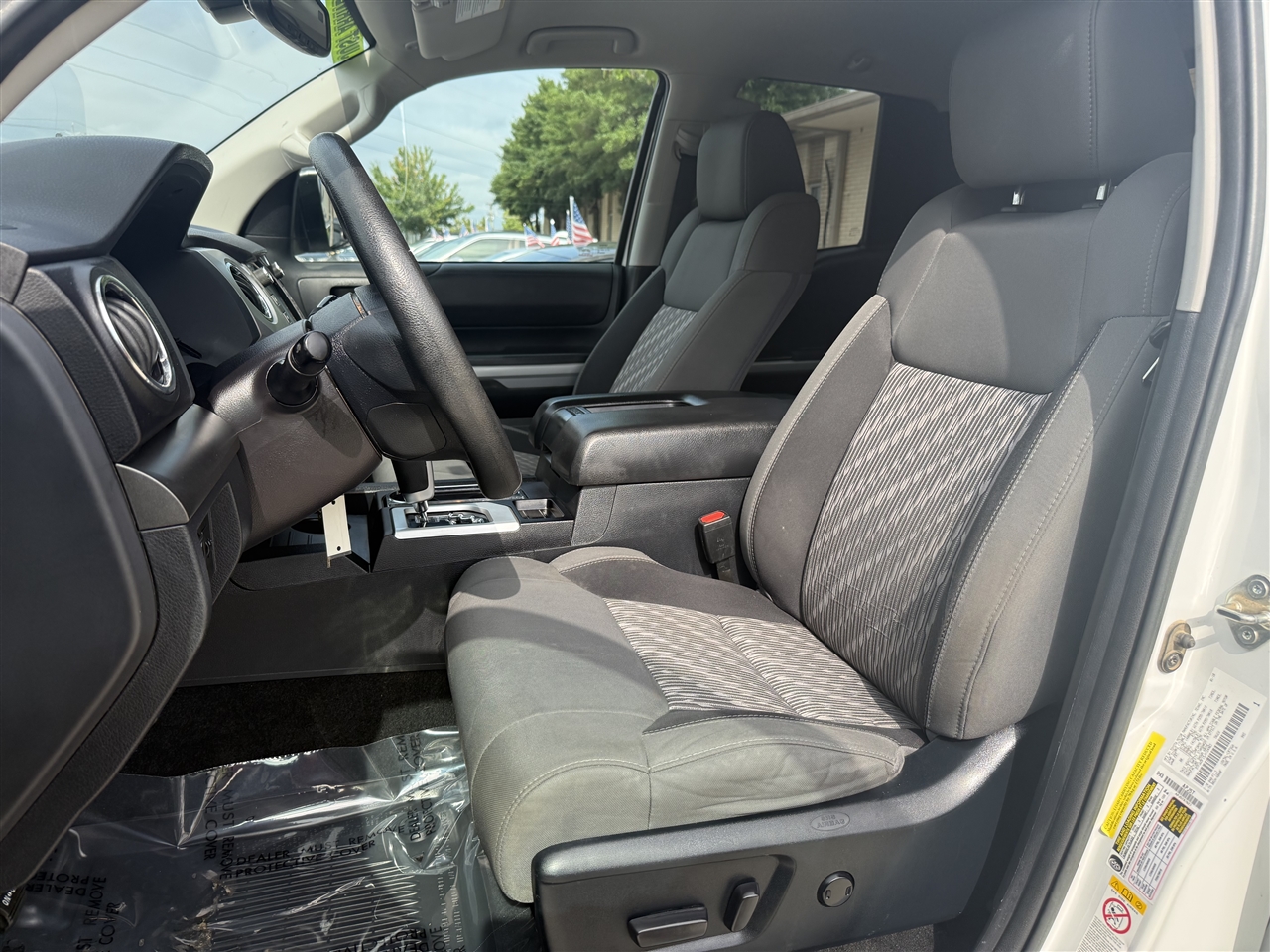 Toyota Tundra SR5 5.7L V8 FFV Double Cab 4WD 2018 Toyota Tundra SR5 5.7L V8 FFV Double Cab 4WD 2018