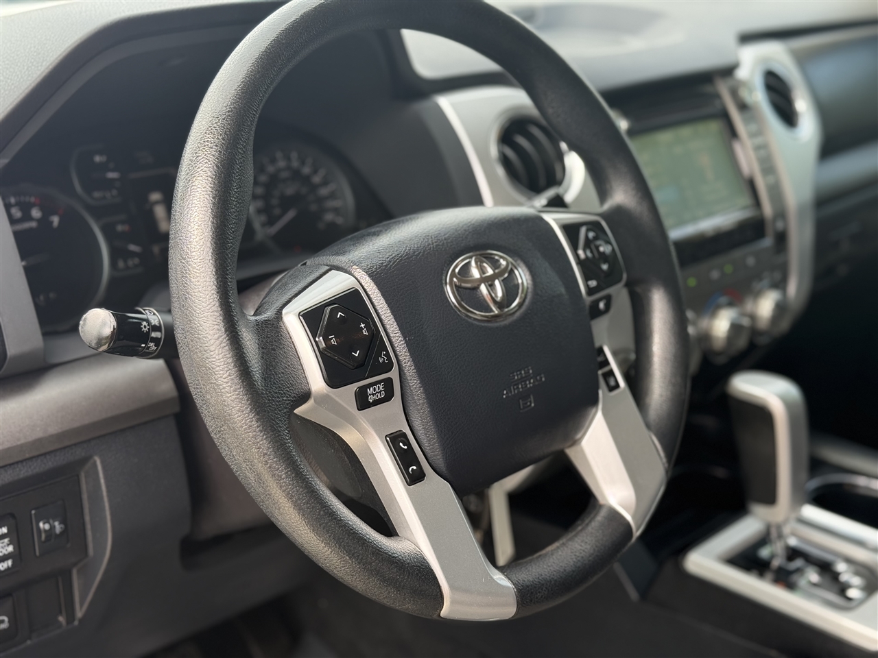 Toyota Tundra SR5 5.7L V8 FFV Double Cab 4WD 2018 Toyota Tundra SR5 5.7L V8 FFV Double Cab 4WD 2018