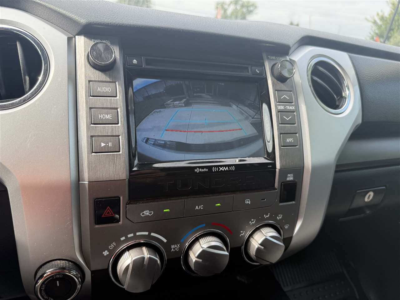 Toyota Tundra SR5 5.7L V8 FFV Double Cab 4WD 2018 Toyota Tundra SR5 5.7L V8 FFV Double Cab 4WD 2018