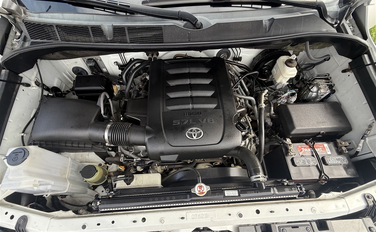 Toyota Tundra SR5 5.7L V8 FFV Double Cab 4WD 2018 Toyota Tundra SR5 5.7L V8 FFV Double Cab 4WD 2018