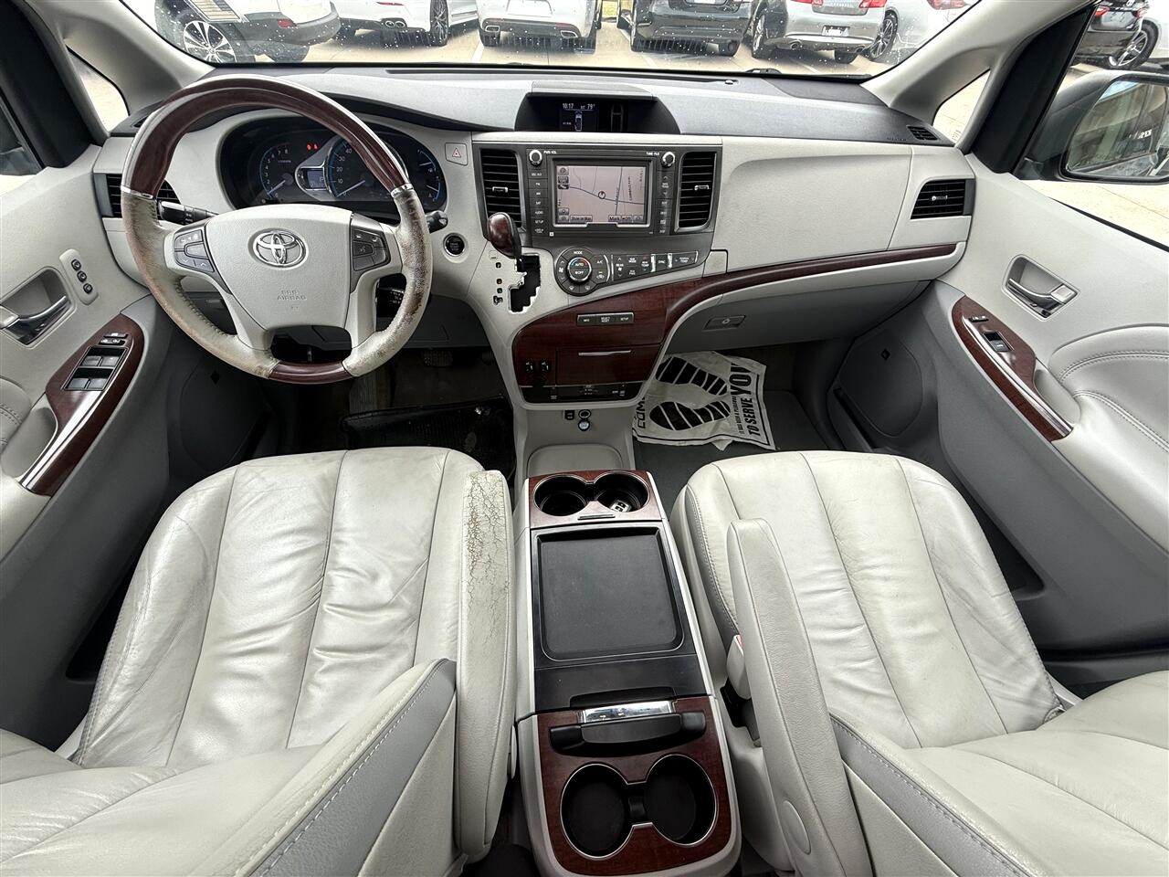 Toyota Sienna XLE 8-Pass V6 2011 Toyota Sienna XLE 8-Pass V6 2011