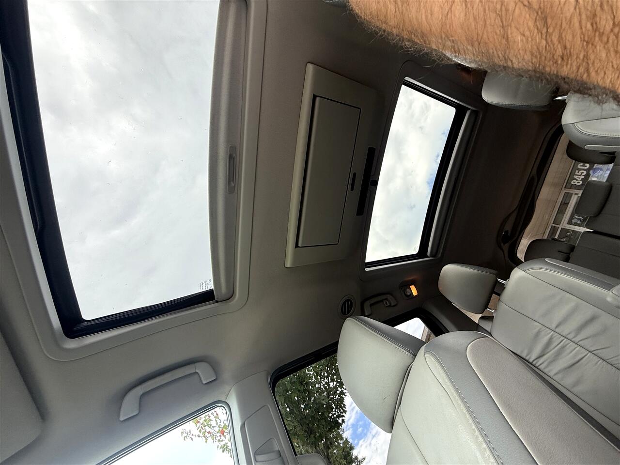 Toyota Sienna XLE 8-Pass V6 2011 Toyota Sienna XLE 8-Pass V6 2011