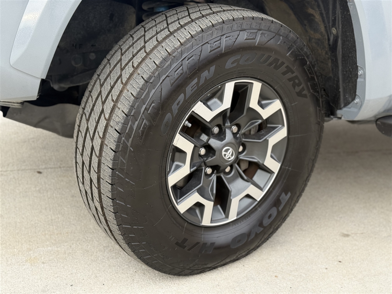 Toyota Tacoma SR5 Double Cab Long Bed V6 6AT 4WD 2017