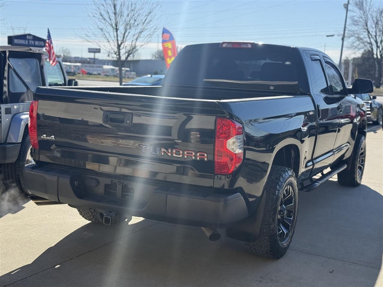 Toyota Tundra SR5 4.6L V8 Double Cab 4WD 2016