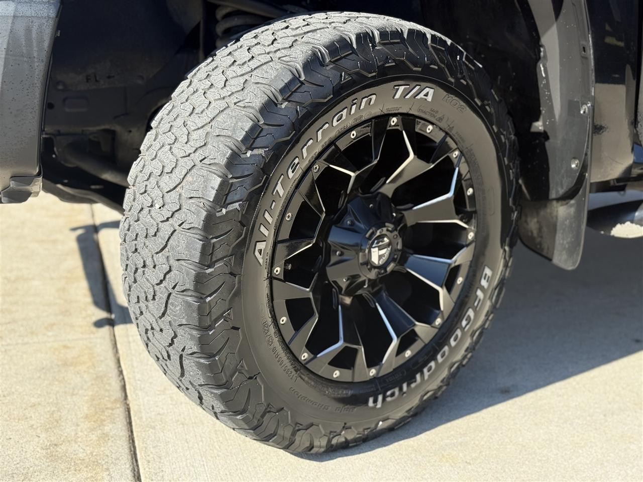 Toyota Tundra SR5 4.6L V8 Double Cab 4WD 2016