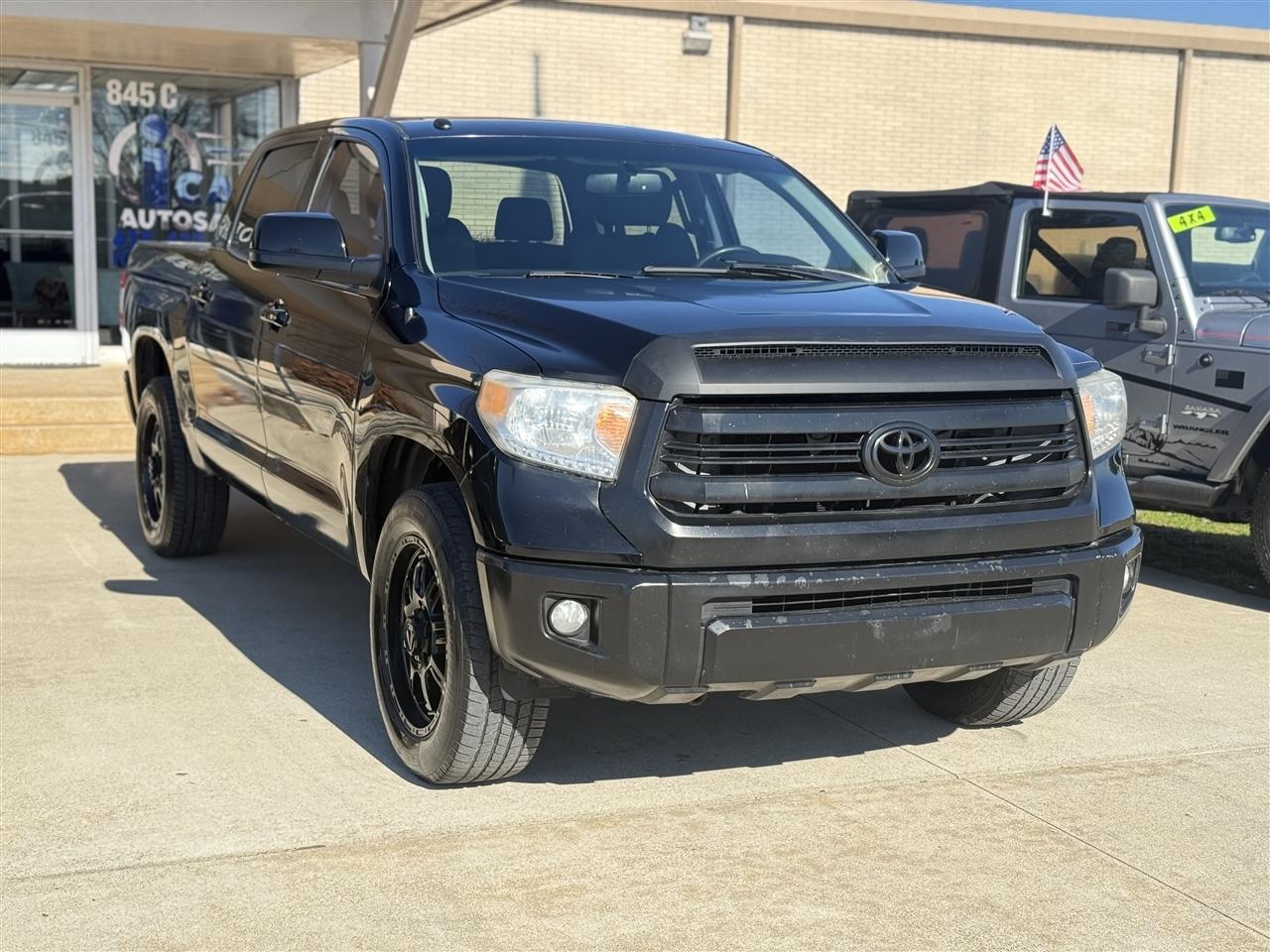 Toyota Tundra SR5 4.6L V8 CrewMax 2WD 2016