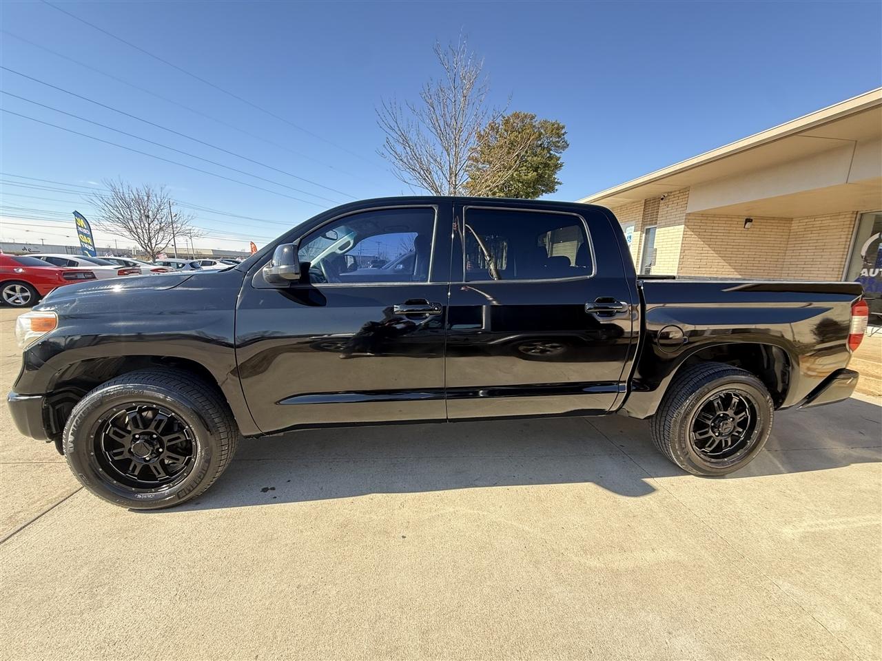 Toyota Tundra SR5 4.6L V8 CrewMax 2WD 2016