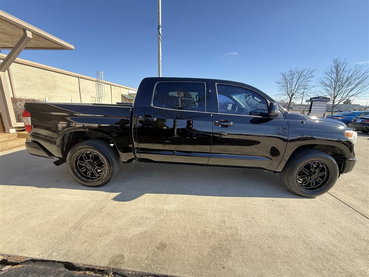 Toyota Tundra SR5 4.6L V8 CrewMax 2WD 2016