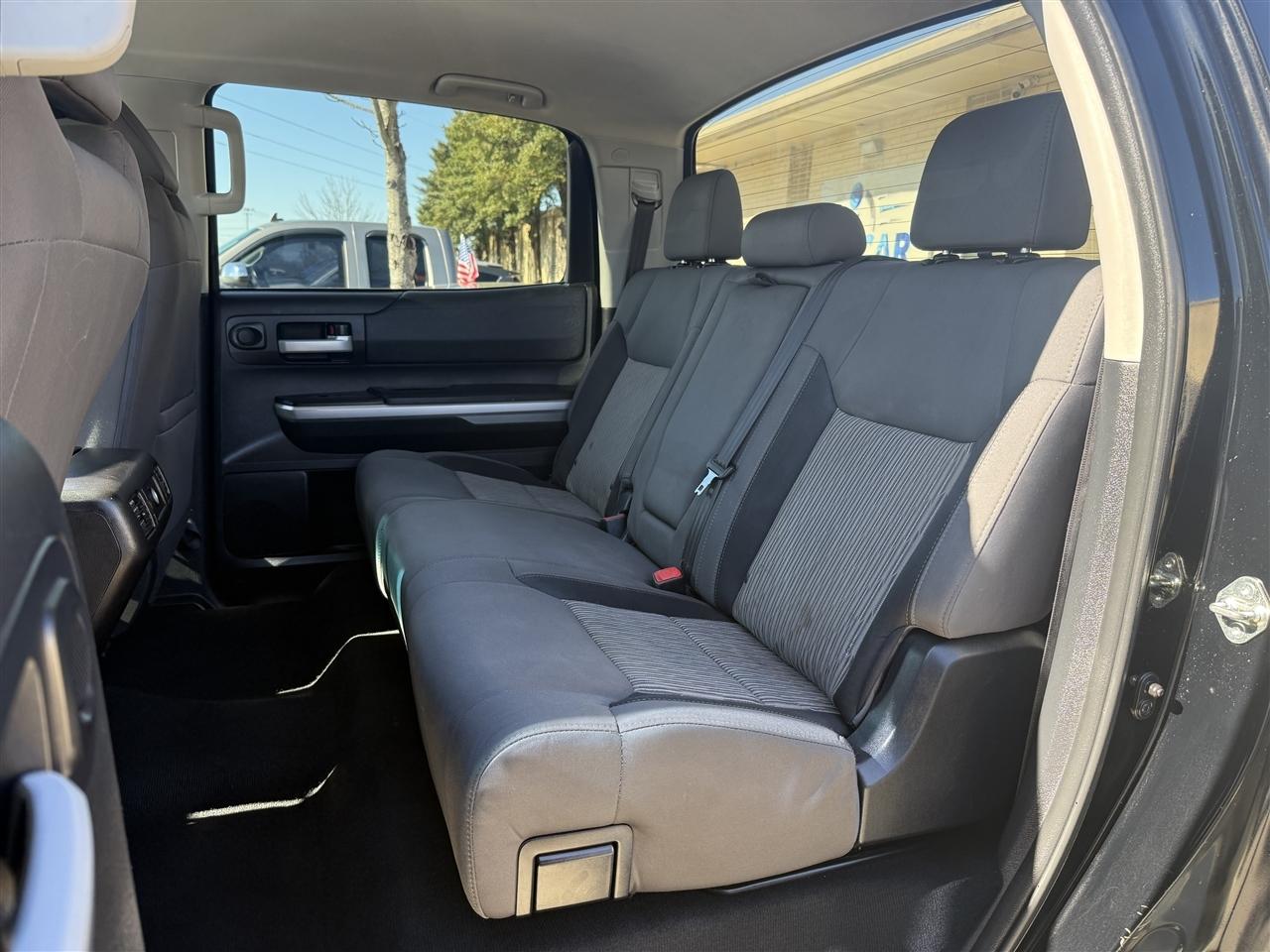 Toyota Tundra SR5 4.6L V8 CrewMax 2WD 2016